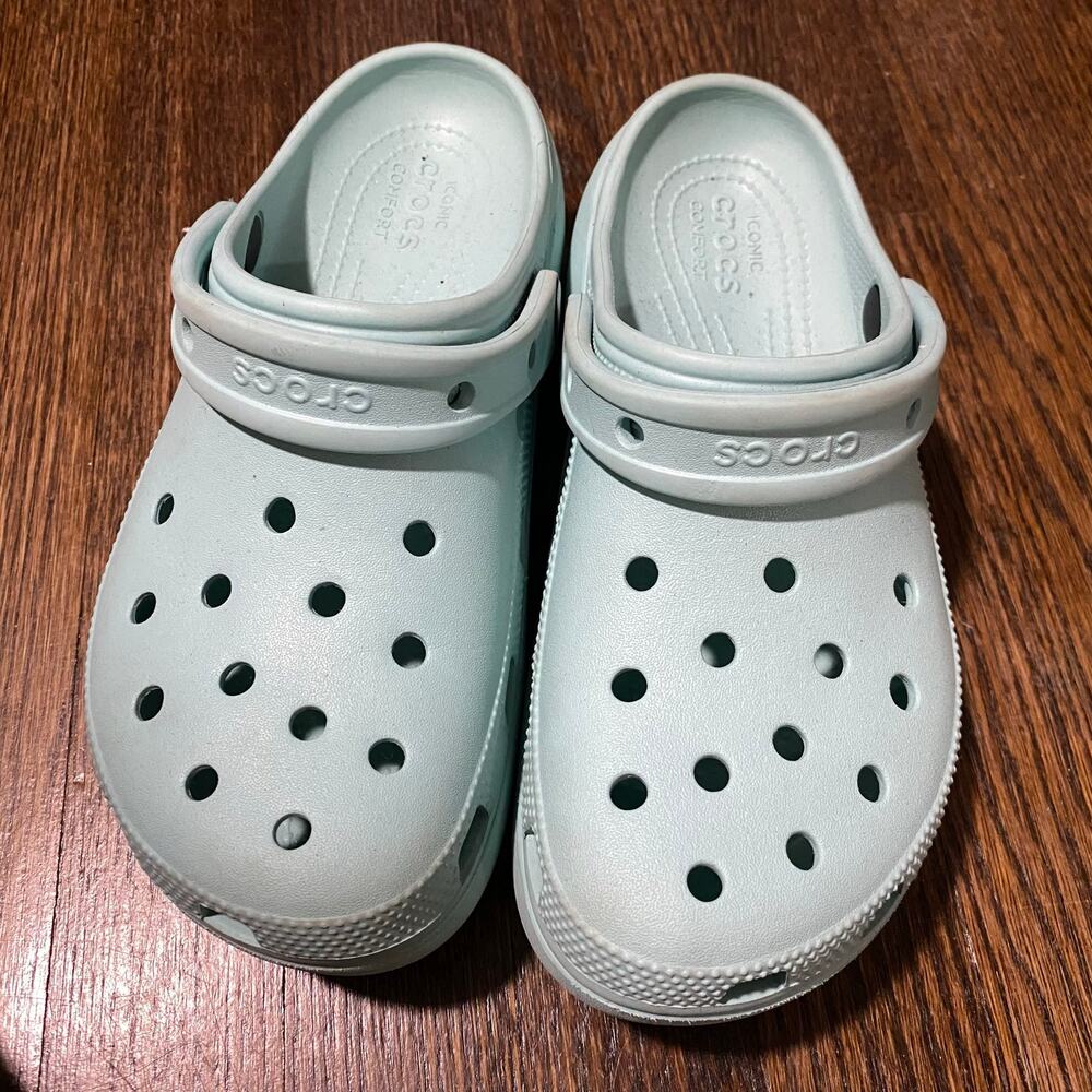 CROCS Aqua Women's Size 8 Classic Clogs with Heel Strap Comfort Sandals Shoes